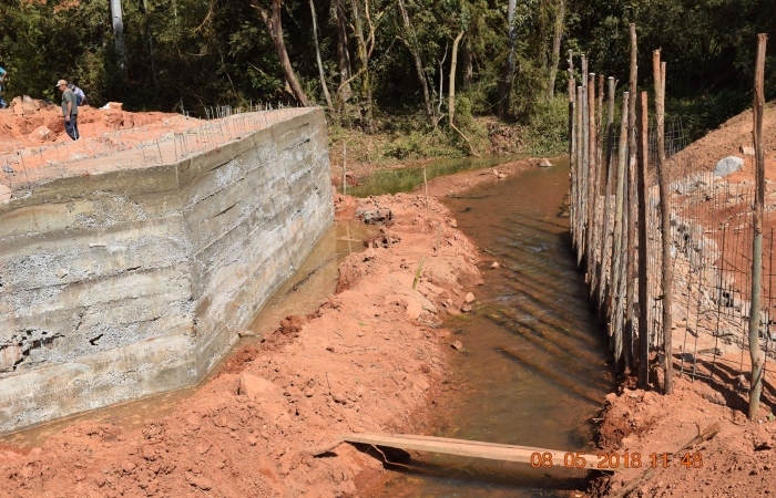 Prefeitura está construindo maior ponte de concreto do Município.