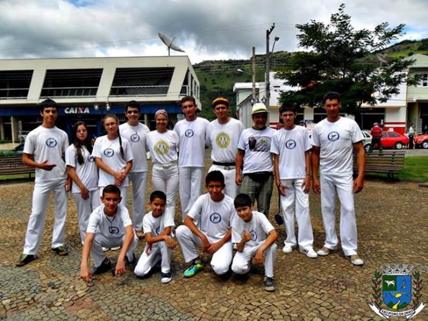 PROJETO CAPOEIRA QUE EDUCA DE SPU EM CALDAS MG